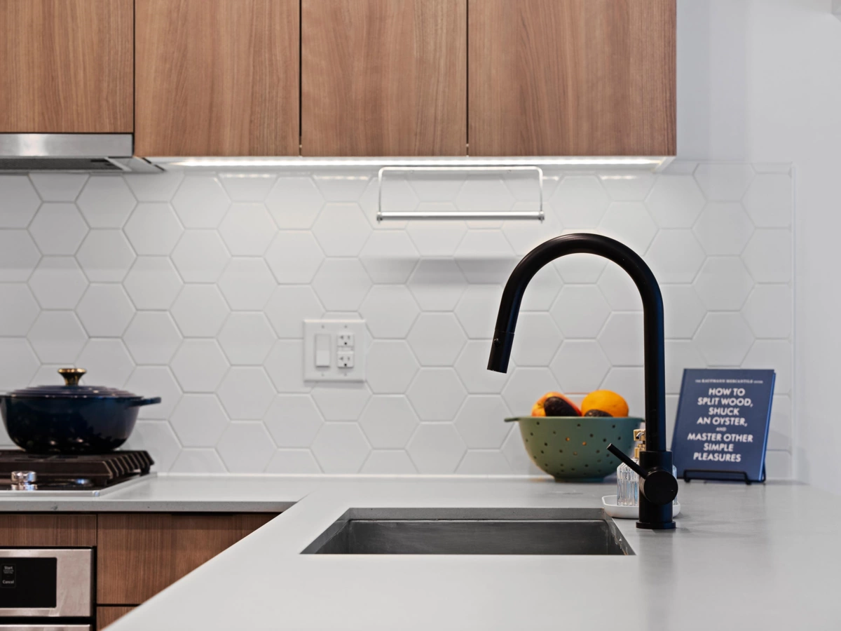 Primary Bathroom Photo of 27 533 E 3rd Street, North Vancouver, BC