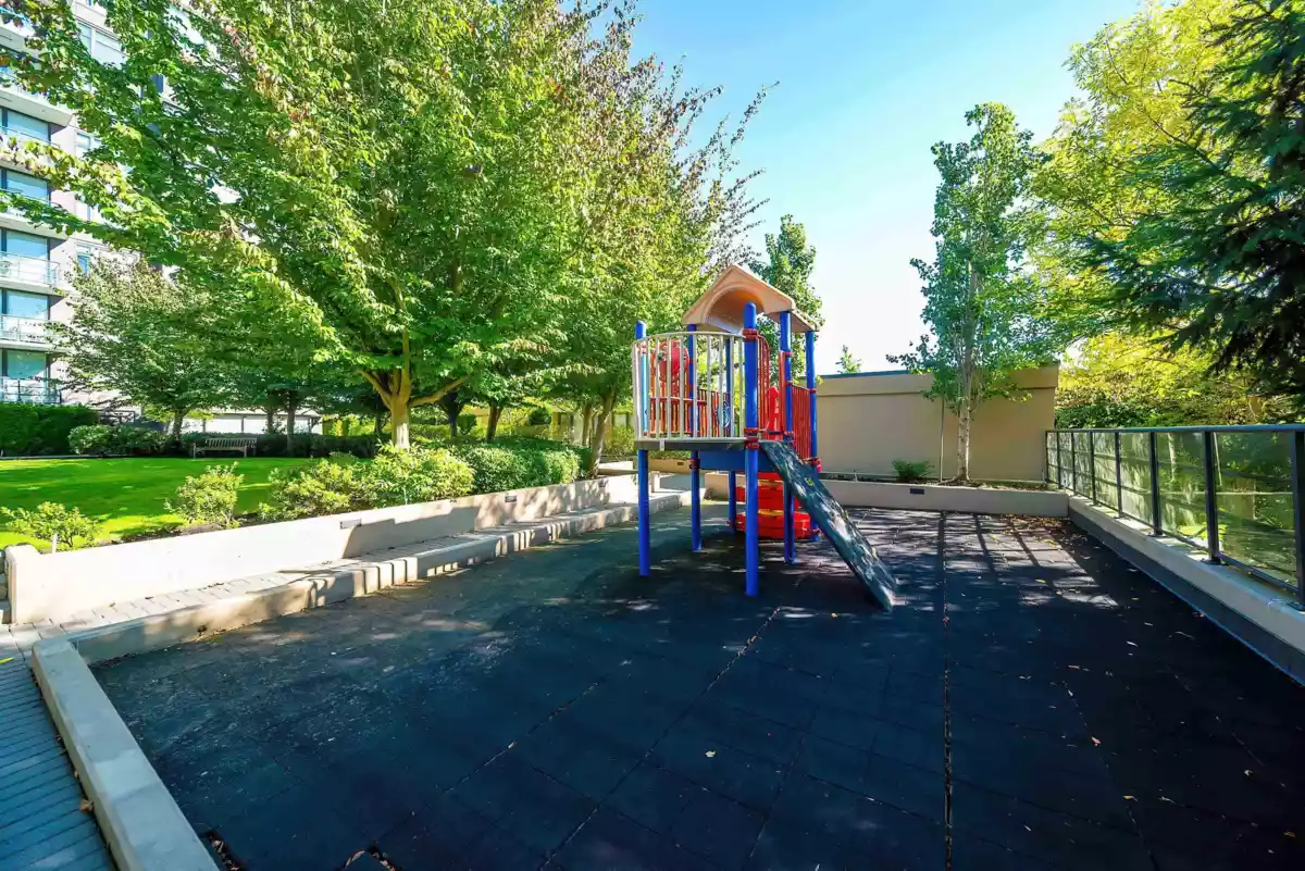 Basement Recreation Room Photo of 8 6333 Katsura Street, Richmond, BC