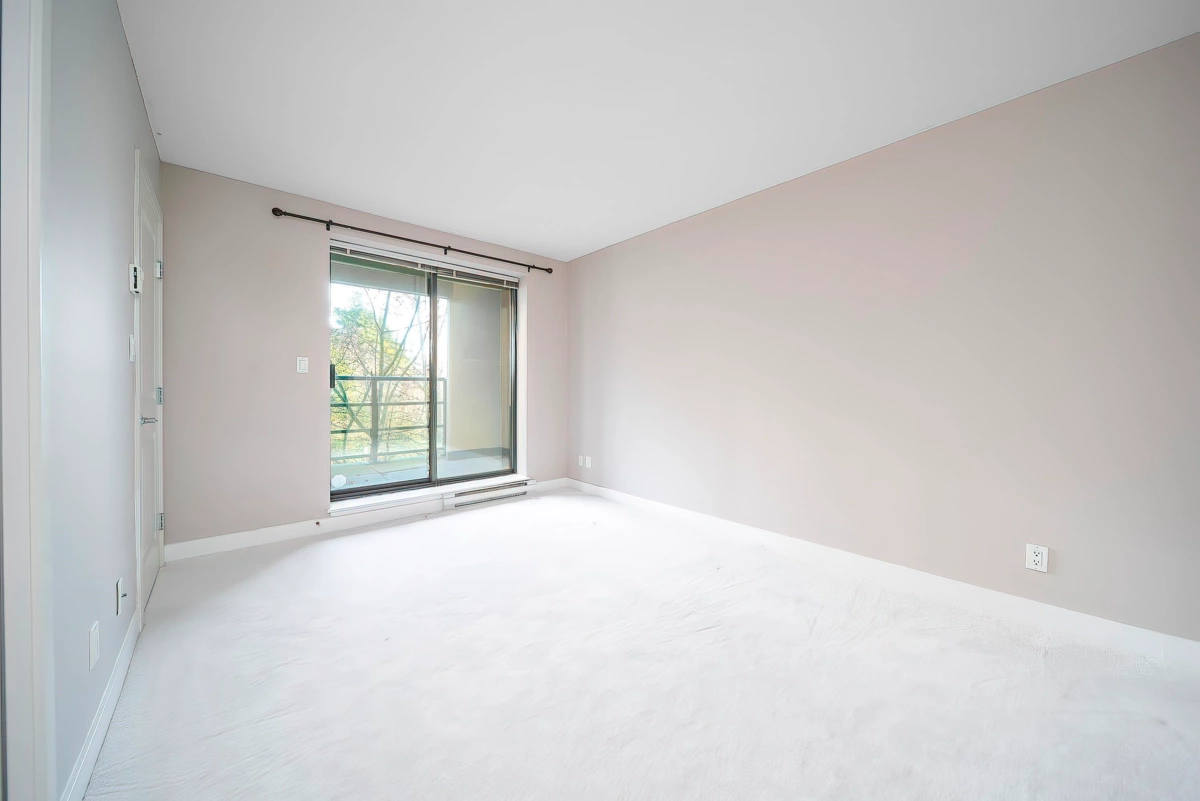 Primary Bathroom Photo of 8 6333 Katsura Street, Richmond, BC