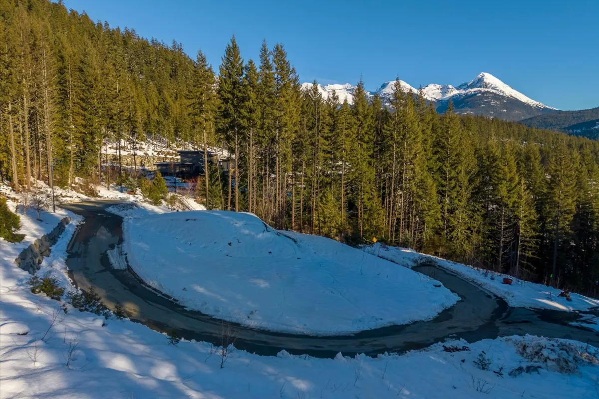 Dining Area Photo of 8611 Maelle Ricker Lane, Whistler, BC