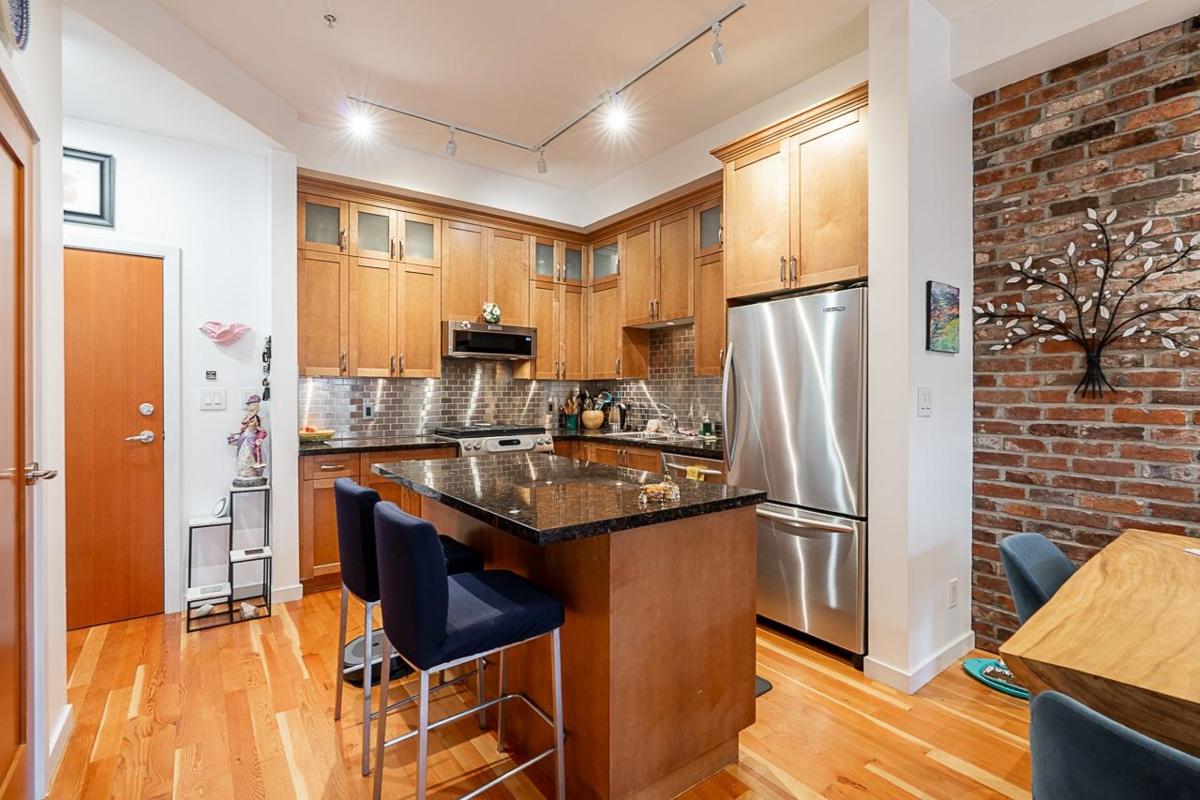 Breakfast Nook Photo of 112 250 Salter Street, New Westminster, BC