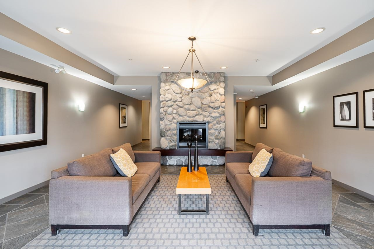 Dining Area Photo of 112 250 Salter Street, New Westminster, BC