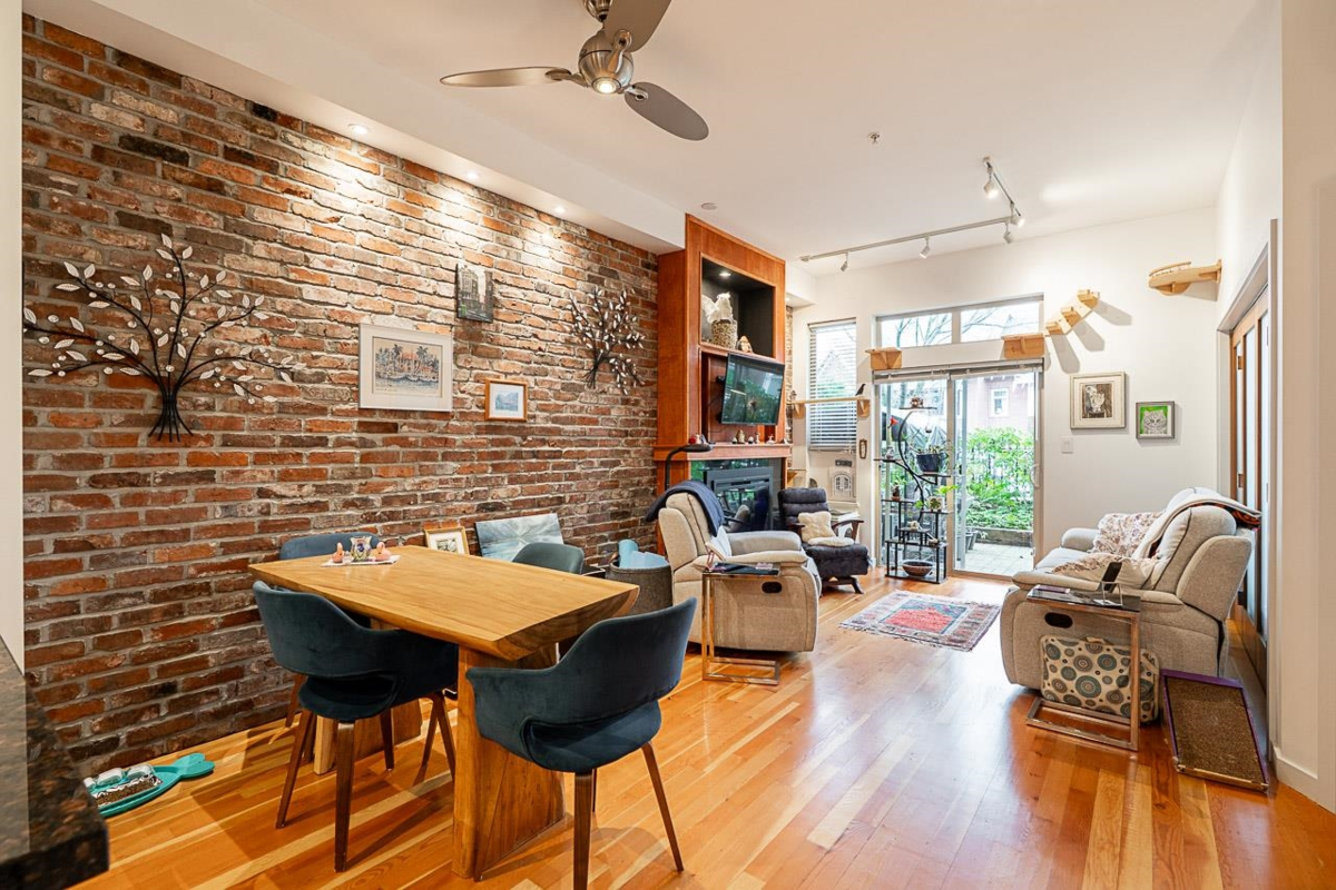 Primary Bathroom Photo of 112 250 Salter Street, New Westminster, BC