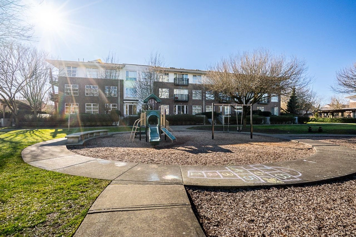 Swimming Pool Photo of 112 250 Salter Street, New Westminster, BC