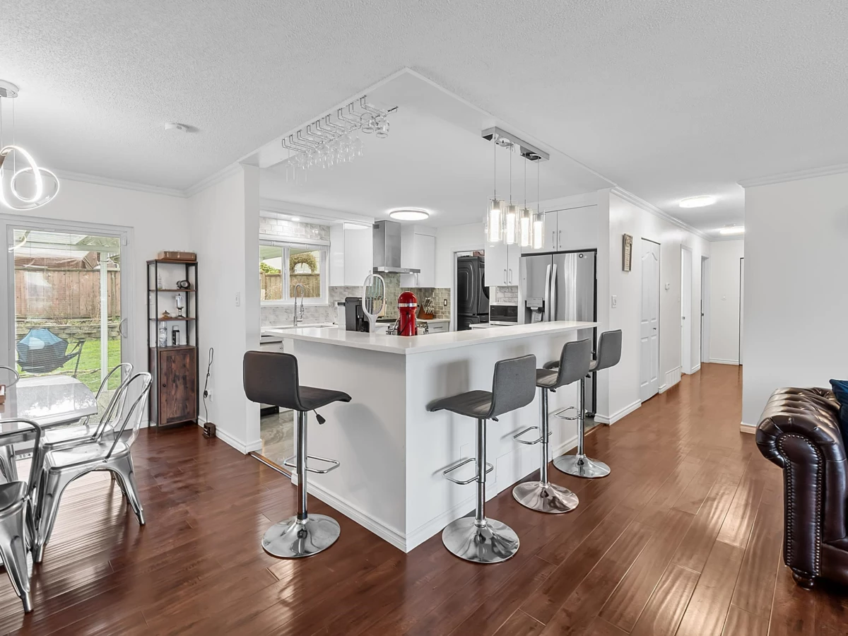 Breakfast Nook Photo of 10746 River Road, Delta, BC