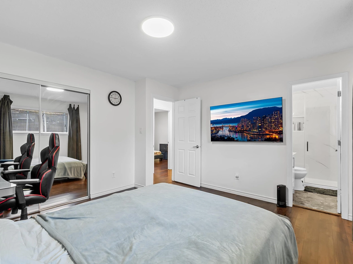 Guest Bathroom Photo of 10746 River Road, Delta, BC