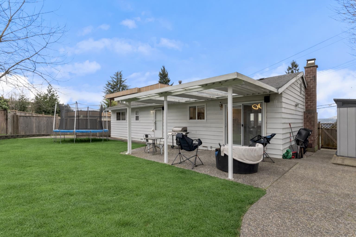 Hallway Photo of 10746 River Road, Delta, BC