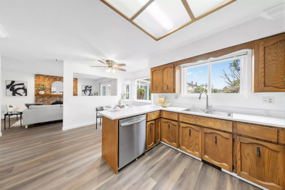 Basement Recreation Room Photo of 8691 Doulton Place, Richmond, BC