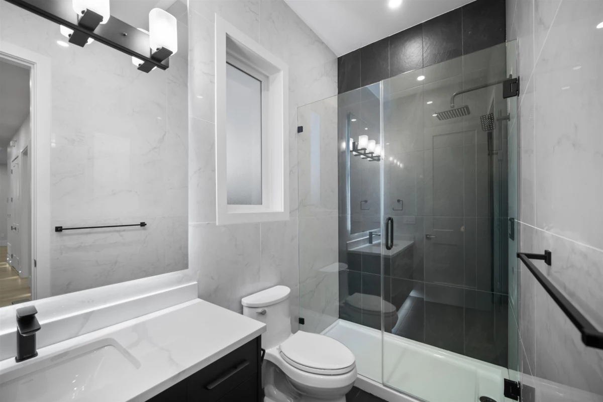 Entry Foyer Photo of 32713 Carter Avenue, Mission, BC