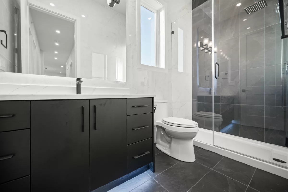 Hallway Photo of 32713 Carter Avenue, Mission, BC