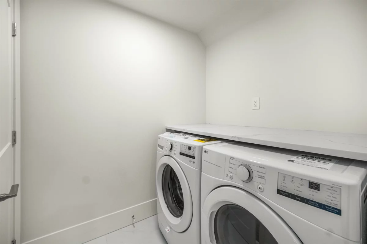 Staircase Photo of 32713 Carter Avenue, Mission, BC