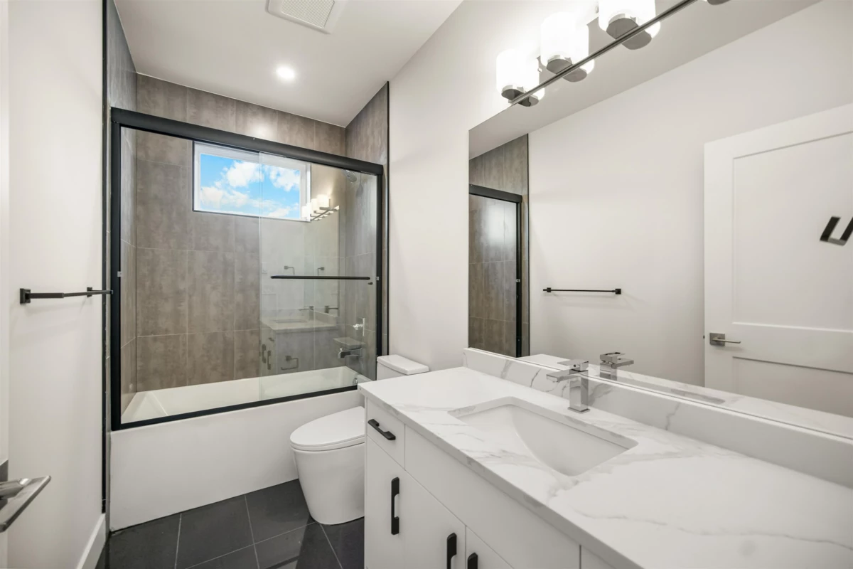 Swimming Pool Photo of 32713 Carter Avenue, Mission, BC