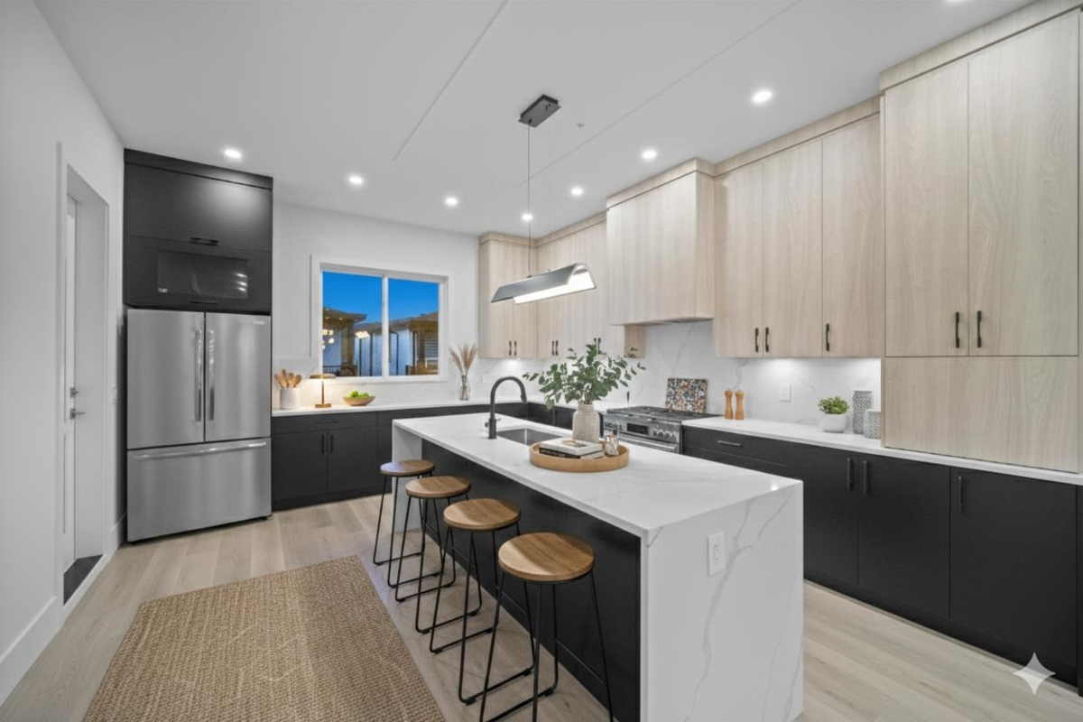 Walk-In Closet Photo of 32713 Carter Avenue, Mission, BC