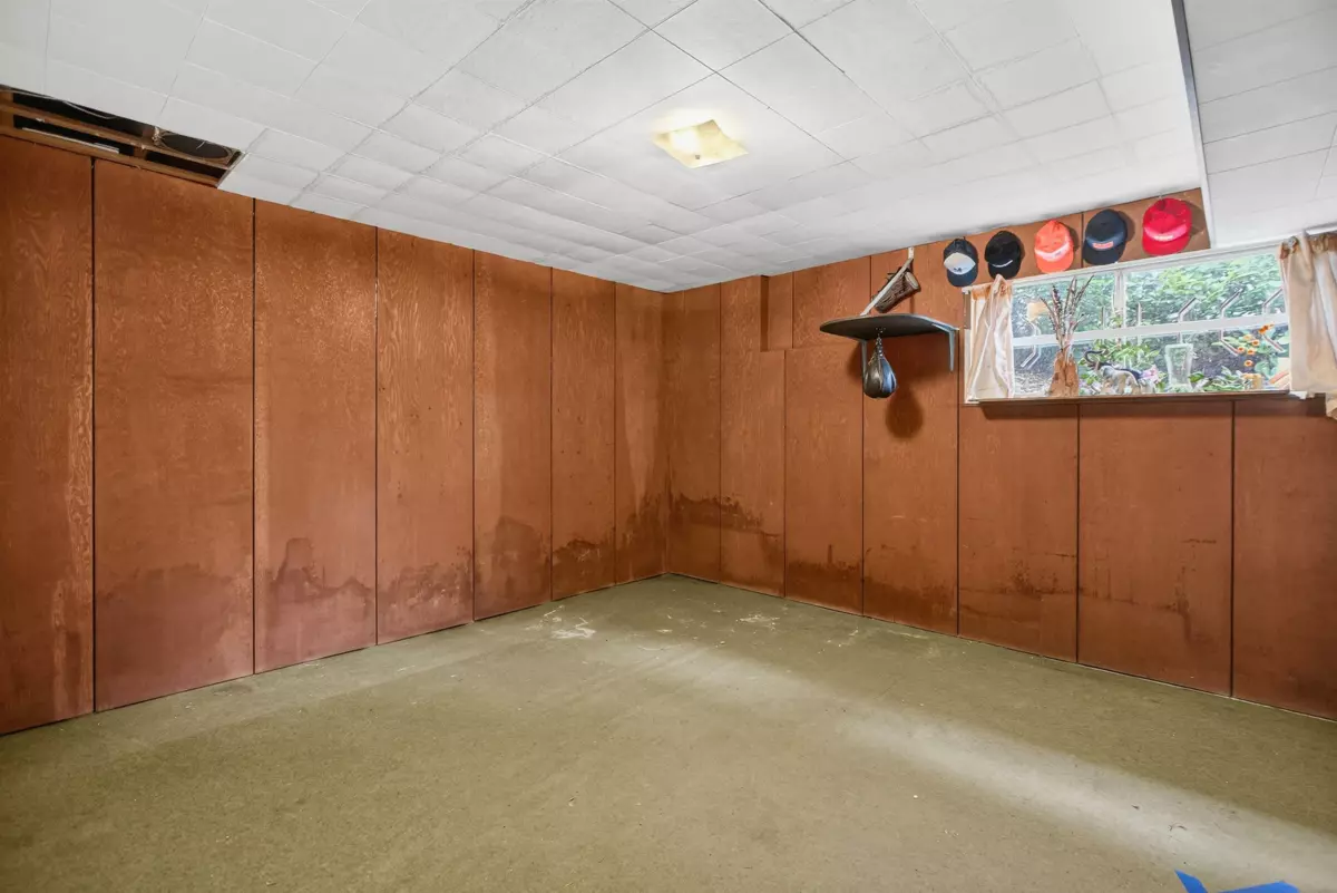 Garage Interior Photo of 3362 Viewmount Drive, Port Moody, BC