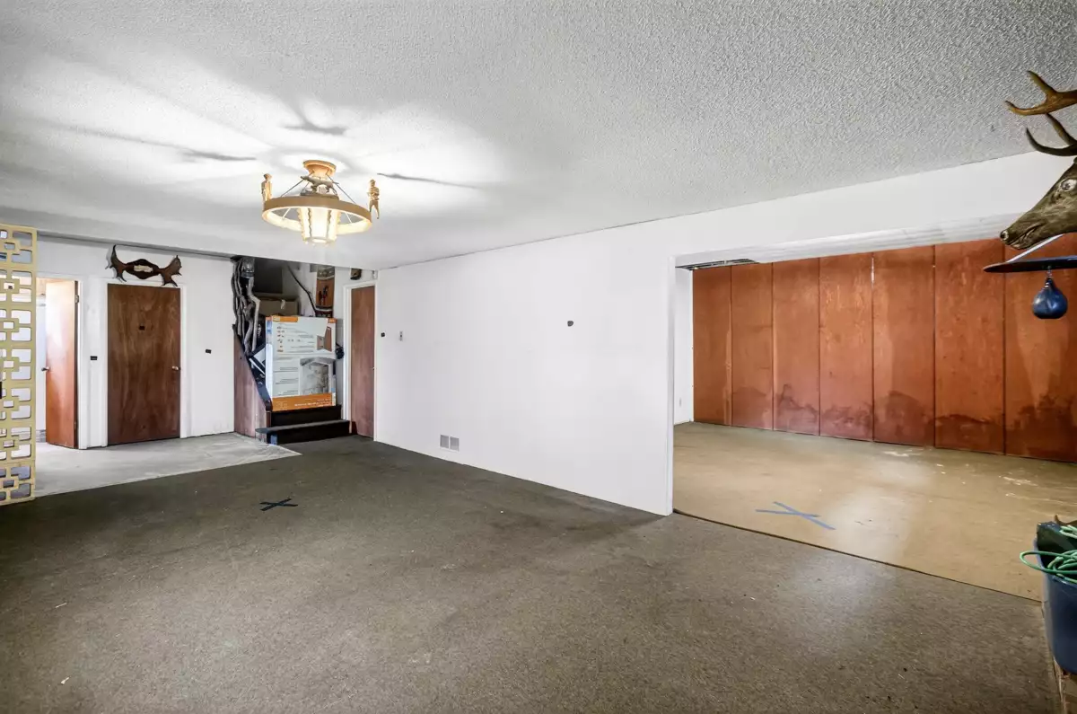 Hallway Photo of 3362 Viewmount Drive, Port Moody, BC