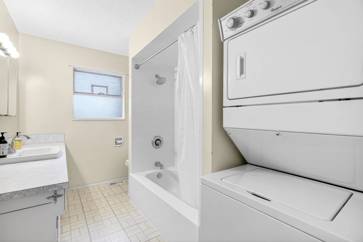 Laundry Room Photo of 3362 Viewmount Drive, Port Moody, BC