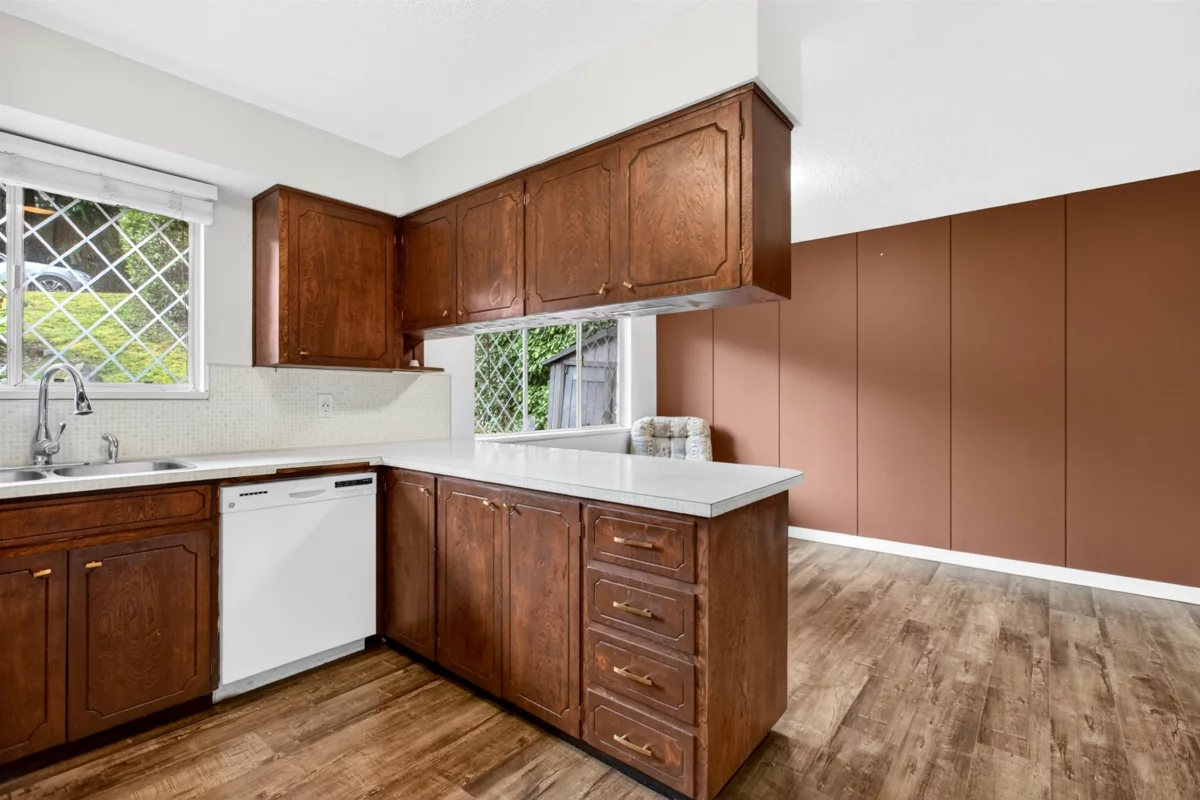 Living Room Photo of 3362 Viewmount Drive, Port Moody, BC