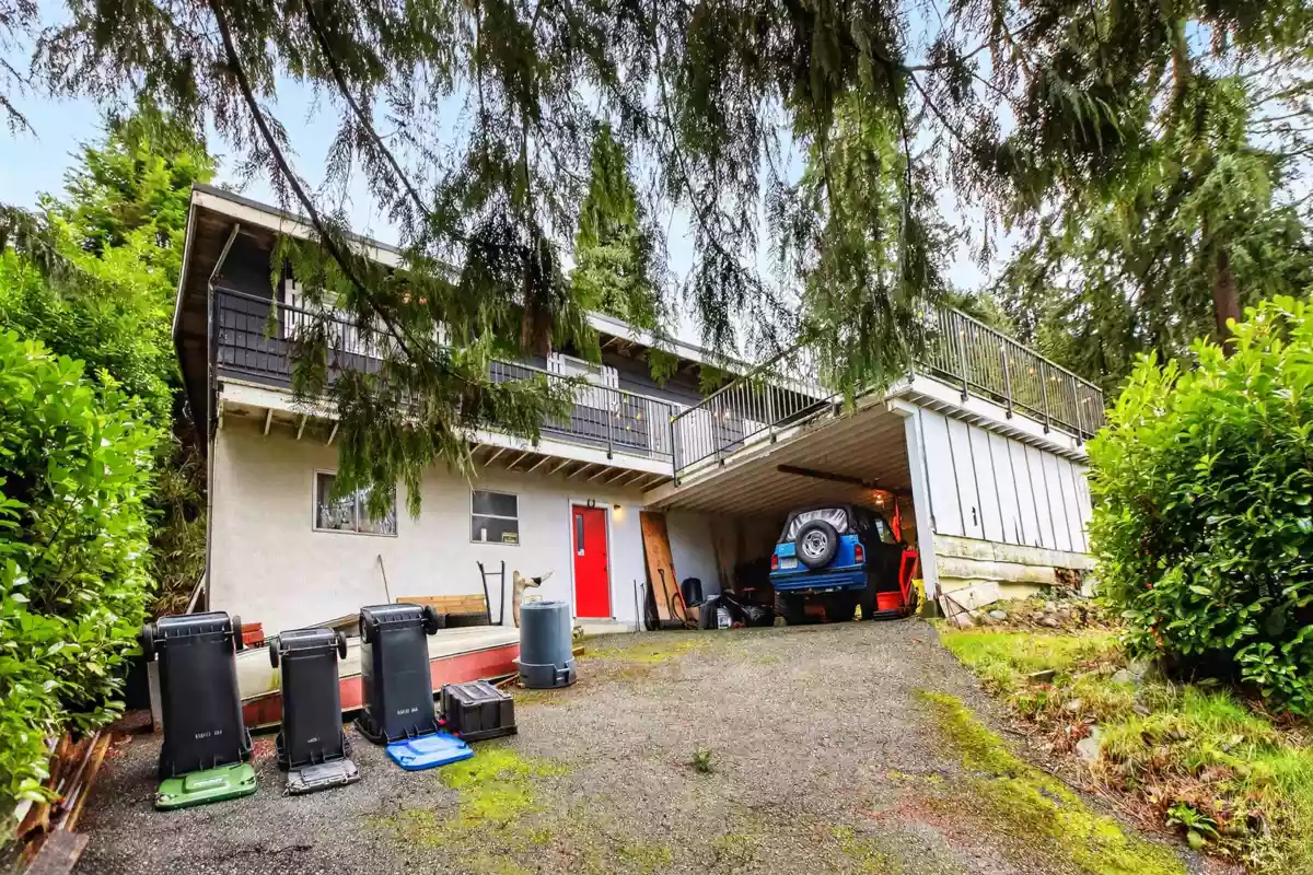 Swimming Pool Photo of 3362 Viewmount Drive, Port Moody, BC