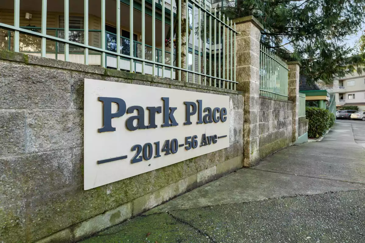 Family Room Photo of 304 20140 56 Avenue, Langley, BC