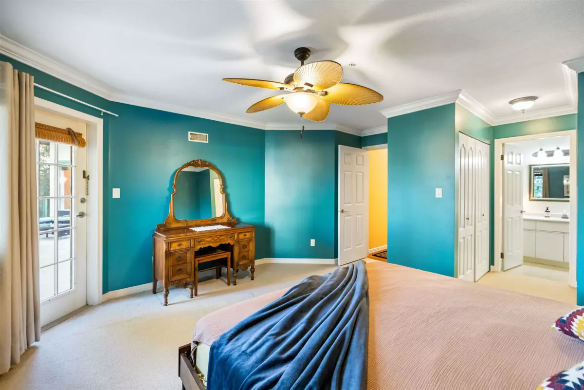 Staircase Photo of 304 20140 56 Avenue, Langley, BC