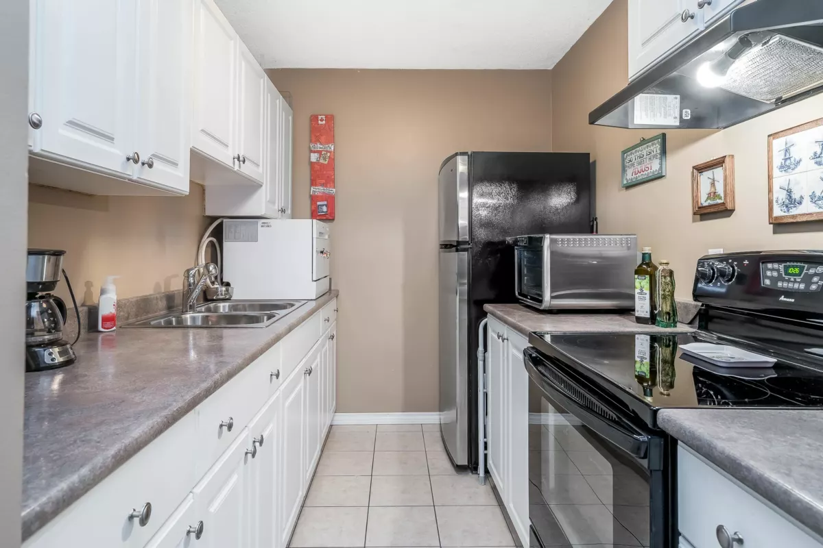 Dining Area Photo of 70 17712 60 Avenue, Surrey, BC