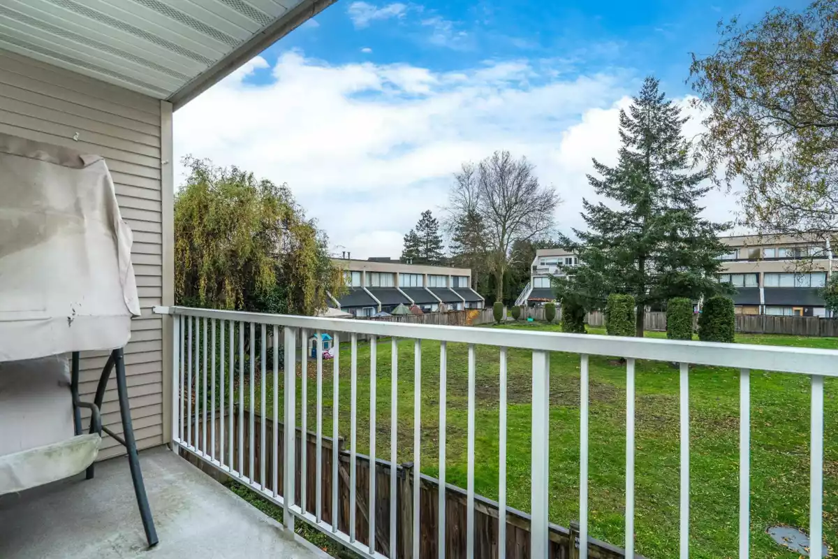 Walk-In Closet Photo of 70 17712 60 Avenue, Surrey, BC