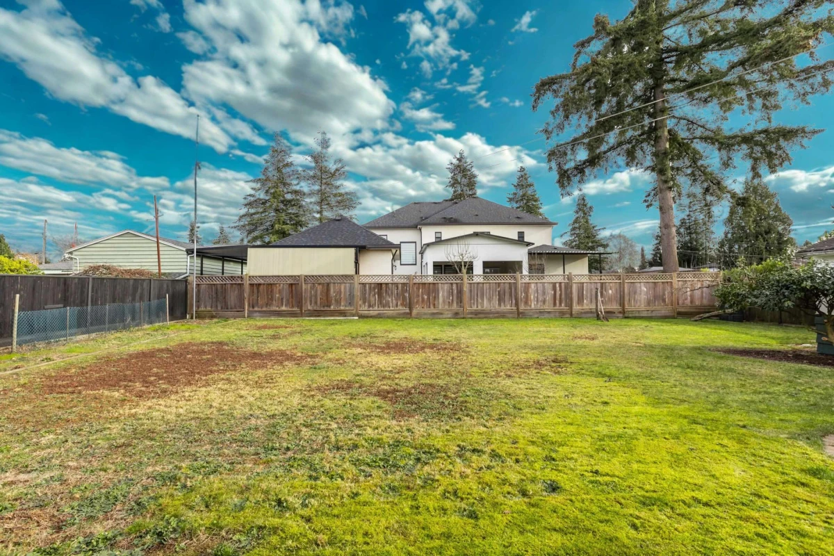 Loft / Bonus Room Photo of 8736 154 Street, Surrey, BC
