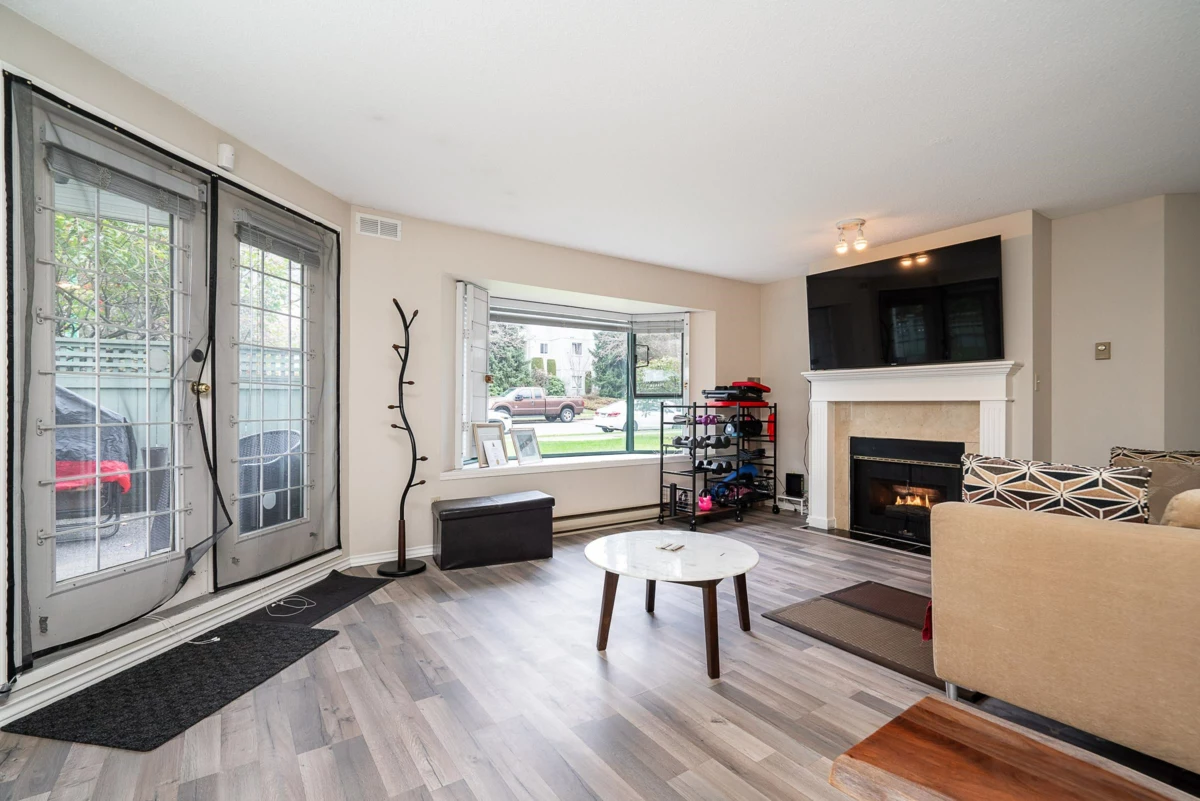 Kitchen Island Photo of 109 5250 Victory Street, Burnaby, BC