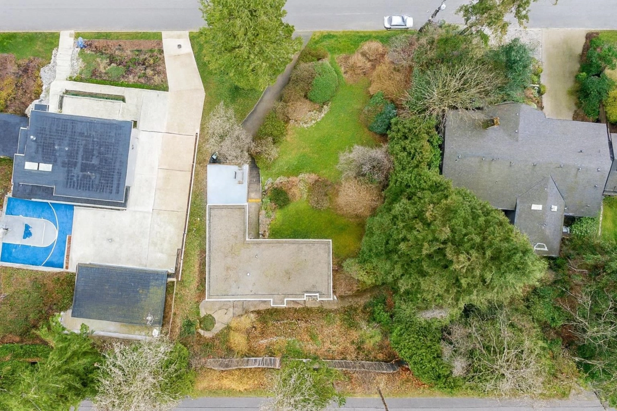 Primary Bathroom Photo of 873 Baycrest Drive, North Vancouver, BC