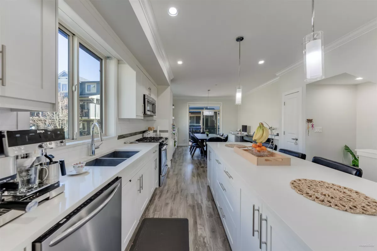 Staircase Photo of 84 19913 70 Avenue, Langley, BC