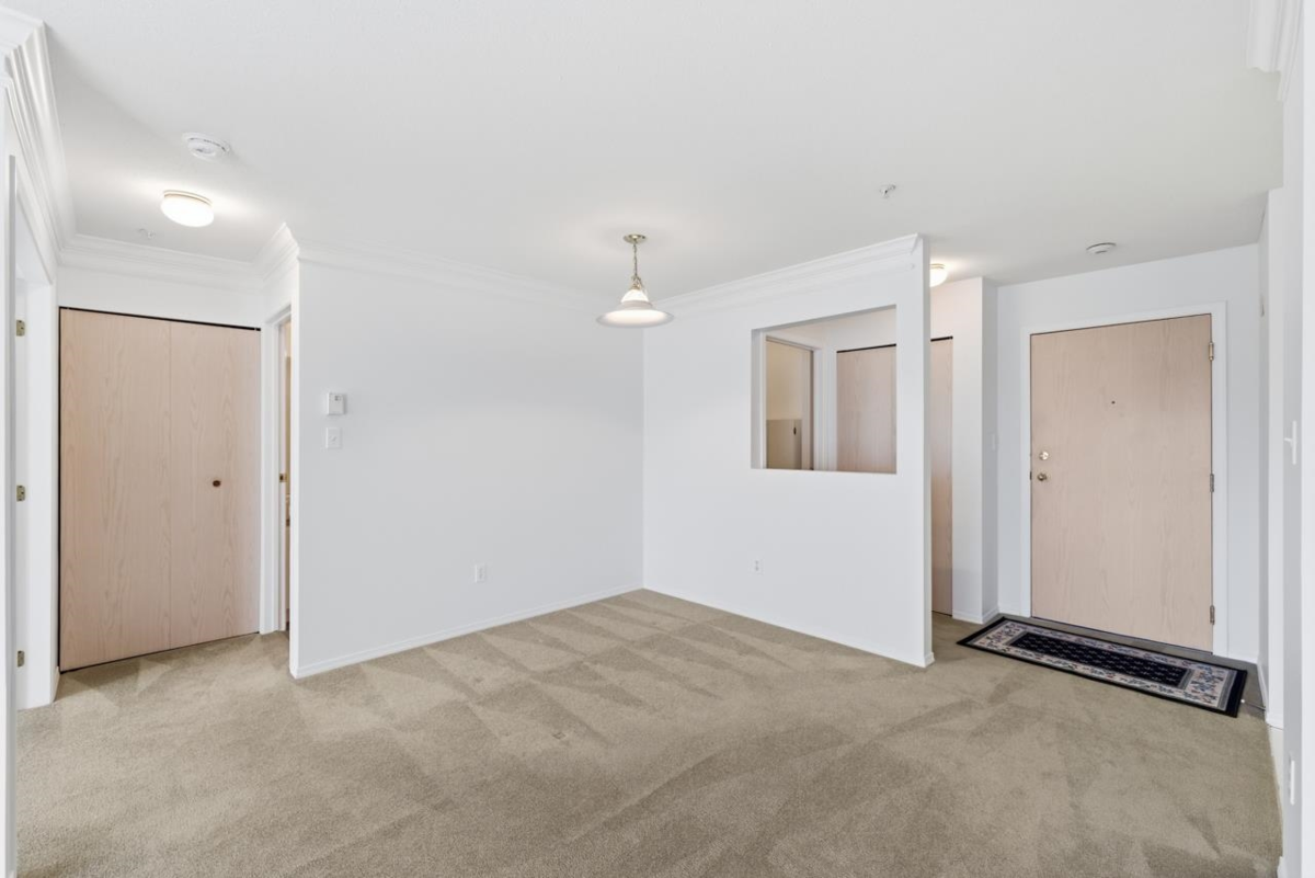 Breakfast Nook Photo of 102 20881 56 Avenue, Langley, BC