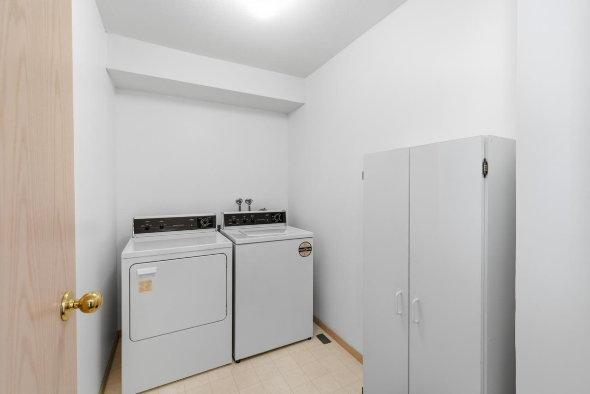 Entry Foyer Photo of 102 20881 56 Avenue, Langley, BC