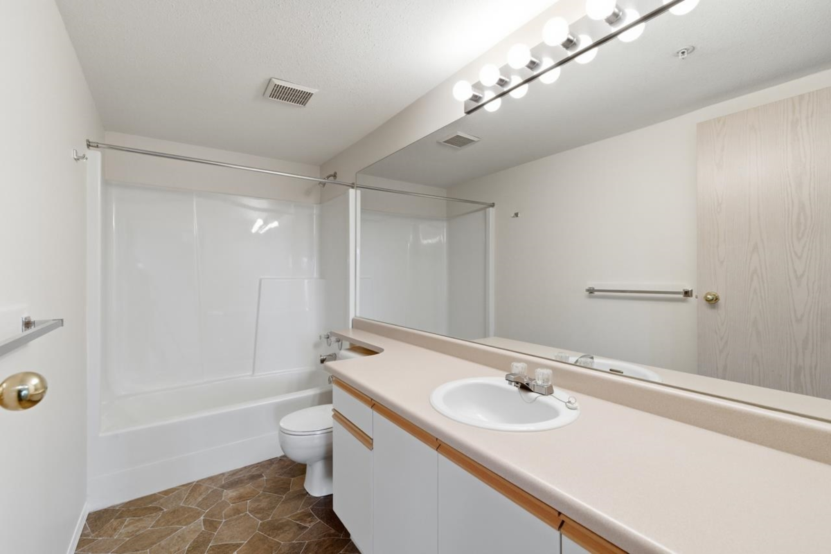 Office / Den Photo of 102 20881 56 Avenue, Langley, BC