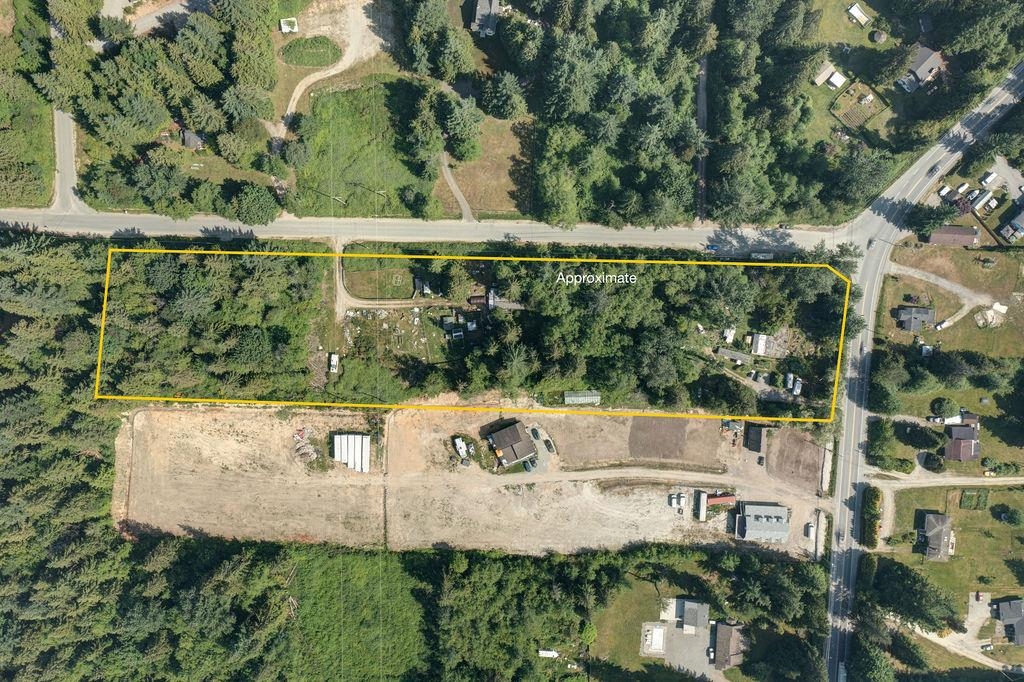 Backyard Photo of 947 North Road, Gibsons, BC