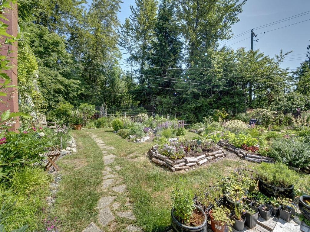 Mudroom Photo of 947 North Road, Gibsons, BC
