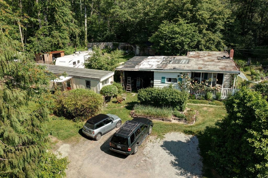 Street View Photo of 947 North Road, Gibsons, BC