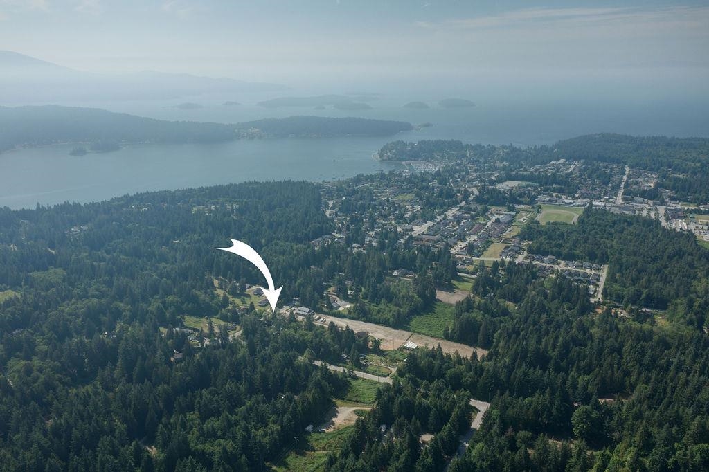 Swimming Pool Photo of 947 North Road, Gibsons, BC