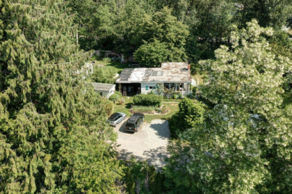 Outdoor Kitchen Photo of 947 North Road, Gibsons, BC