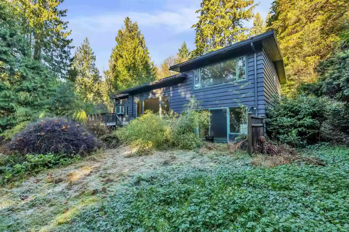 Garage Interior Photo of 430 Macbeth Crescent, West Vancouver, BC