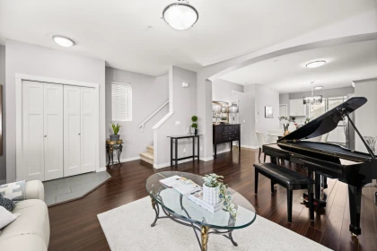 Dining Area Photo of 24235 102 Avenue, Maple Ridge, BC