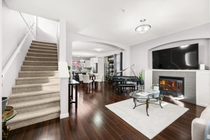 Family Room Photo of 24235 102 Avenue, Maple Ridge, BC