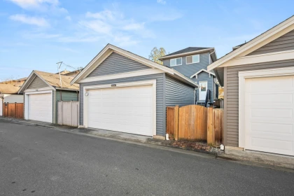 Hot Tub / Spa Photo of 24235 102 Avenue, Maple Ridge, BC