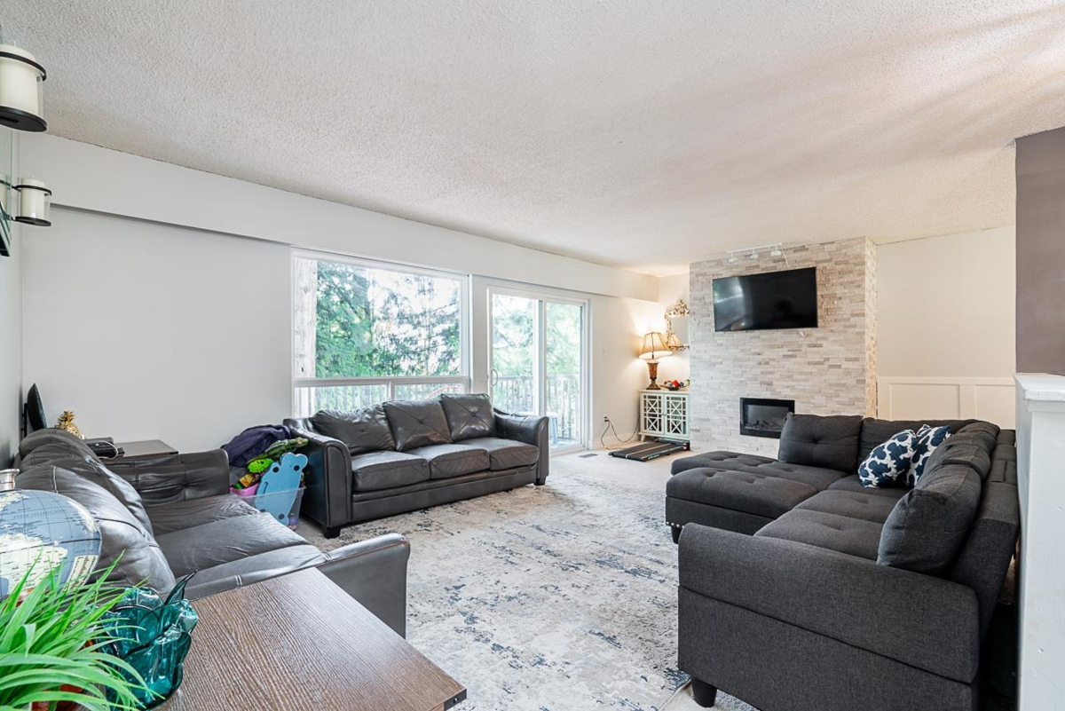 Kitchen Photo of 8403 Arbour Place, Surrey, BC