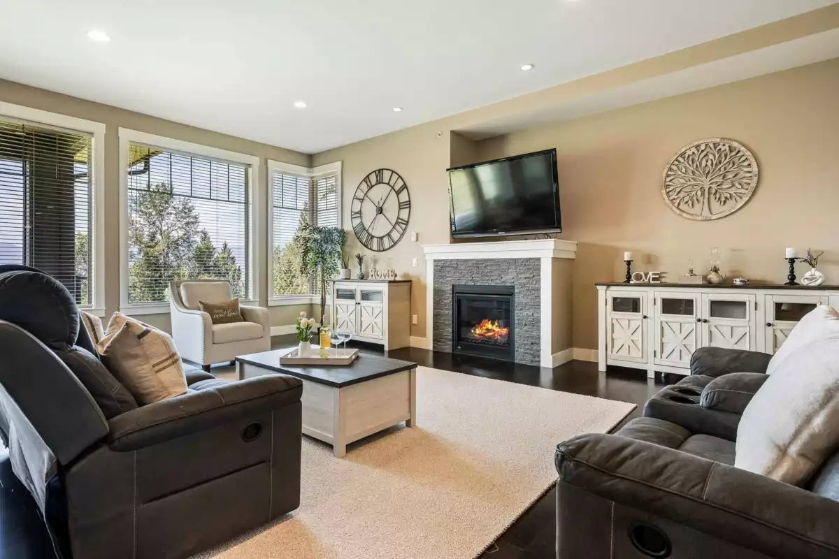 Dining Area Photo of 111 51096 Falls Court, Chilliwack, BC