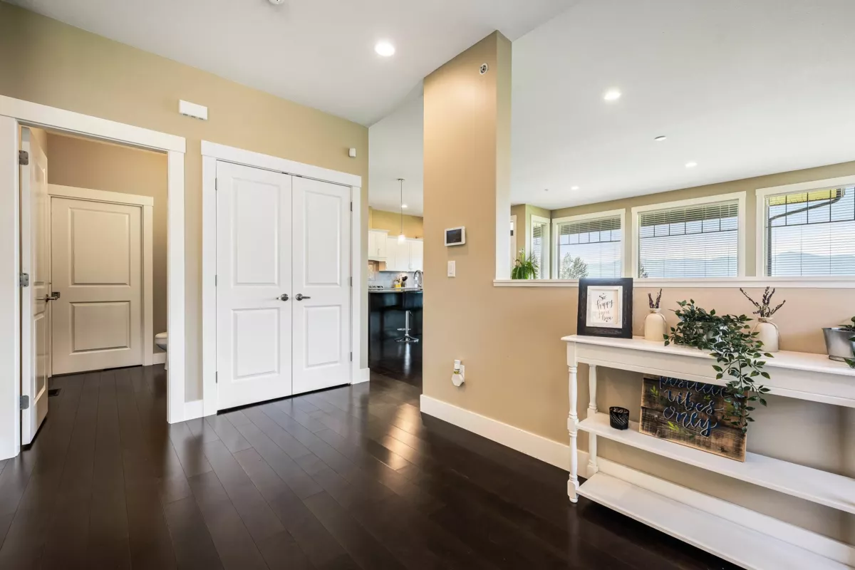 Family Room Photo of 111 51096 Falls Court, Chilliwack, BC