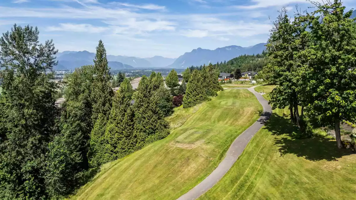Fitness Center Photo Near 111 51096 Falls Court, Chilliwack, BC