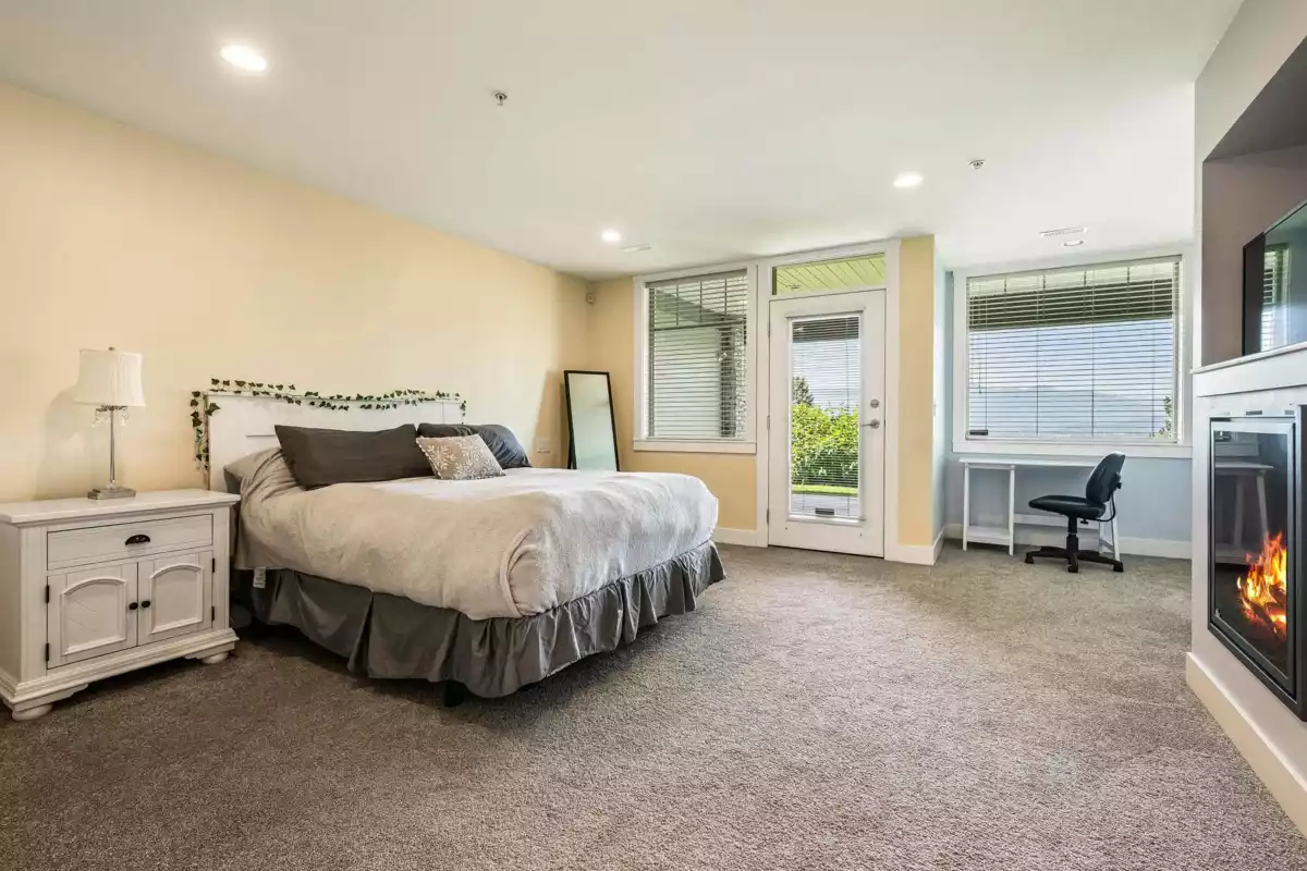 Swimming Pool Photo of 111 51096 Falls Court, Chilliwack, BC