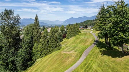 Fitness Center Photo Near 111 51096 Falls Court, Chilliwack, BC