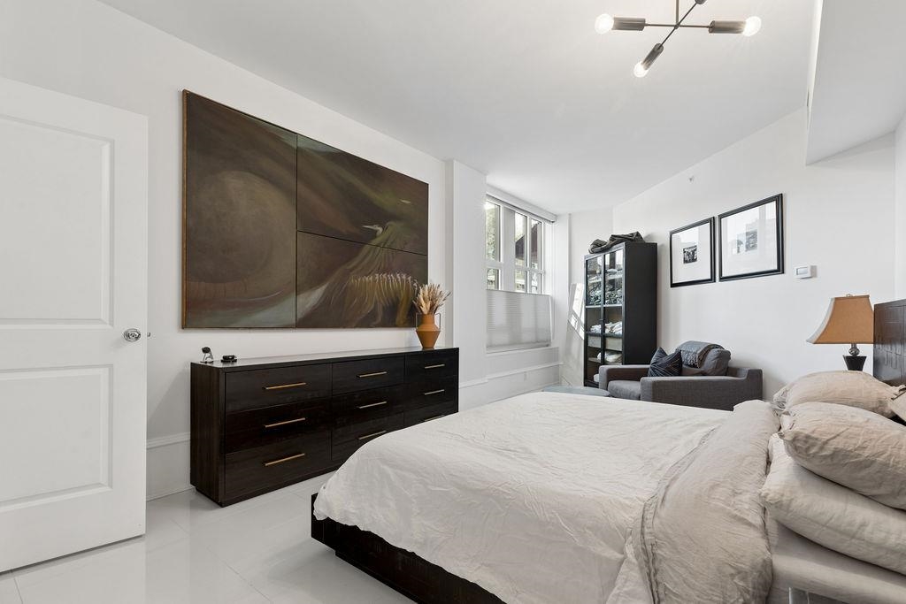 Basement Recreation Room Photo of 304 1102 Hornby Street, Vancouver, BC