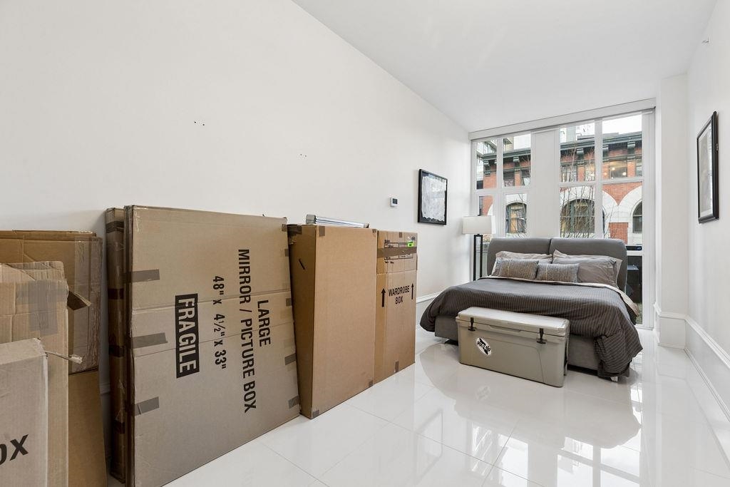 Garden / Landscaping Photo of 304 1102 Hornby Street, Vancouver, BC